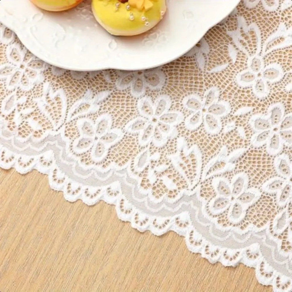 French Elegant Floral Cut-Out  - Christmas Table Runner incelemesi ve fiyatı